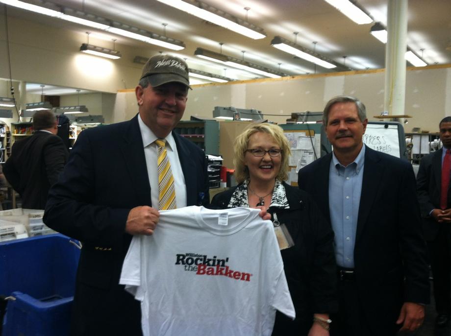 Postmaster General in ND-August 2013- Senator Hoeven hosts Postmaster General Patrick Donahoe on a visit to North Dakota to see firsthand the state’s tremendous growth in western North Dakota and its impacts on postal services. Hoeven and Donahoe pose with Williston Postmaster Tammy Dunlop.